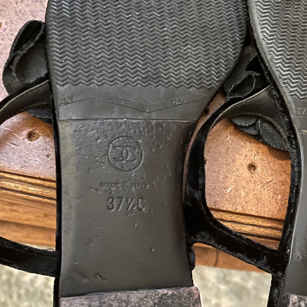 Chanel Black Flower Sandals - Picture 6 of 10